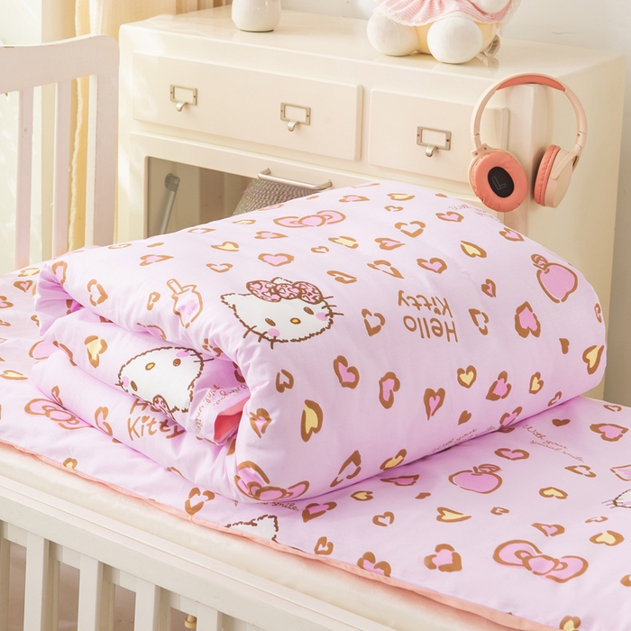 91家纺网 家纺一手货源 找家纺 博雅 2025新款三丽欧全棉纯棉幼儿园三套件宿舍三件套上下铺三件套 心心KT