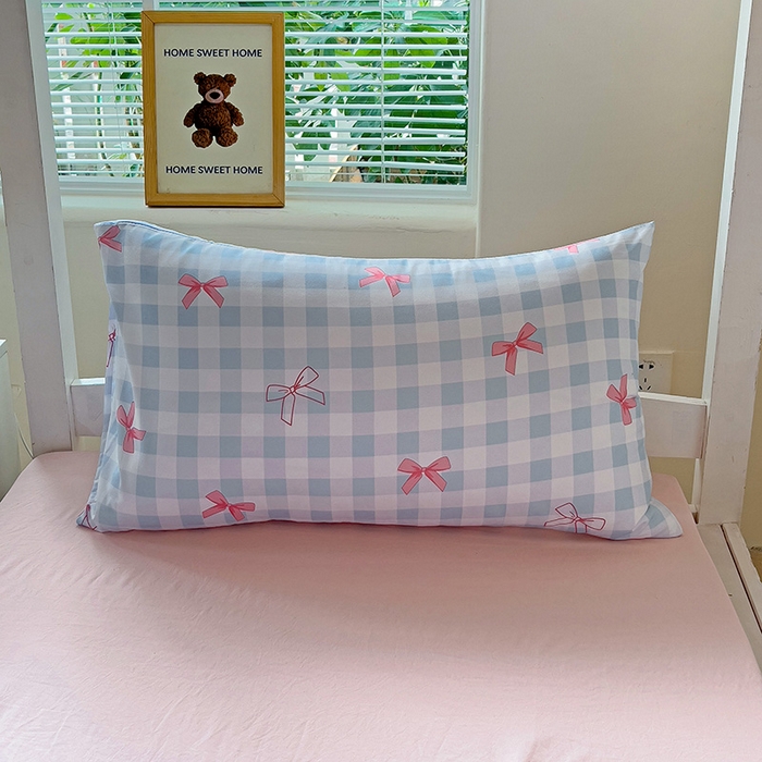 91家纺网 家纺一手货源 找家纺 曼陀罗2025新款超柔云朵棉学生宿舍上下铺三件套 蓝格蝴蝶结粉