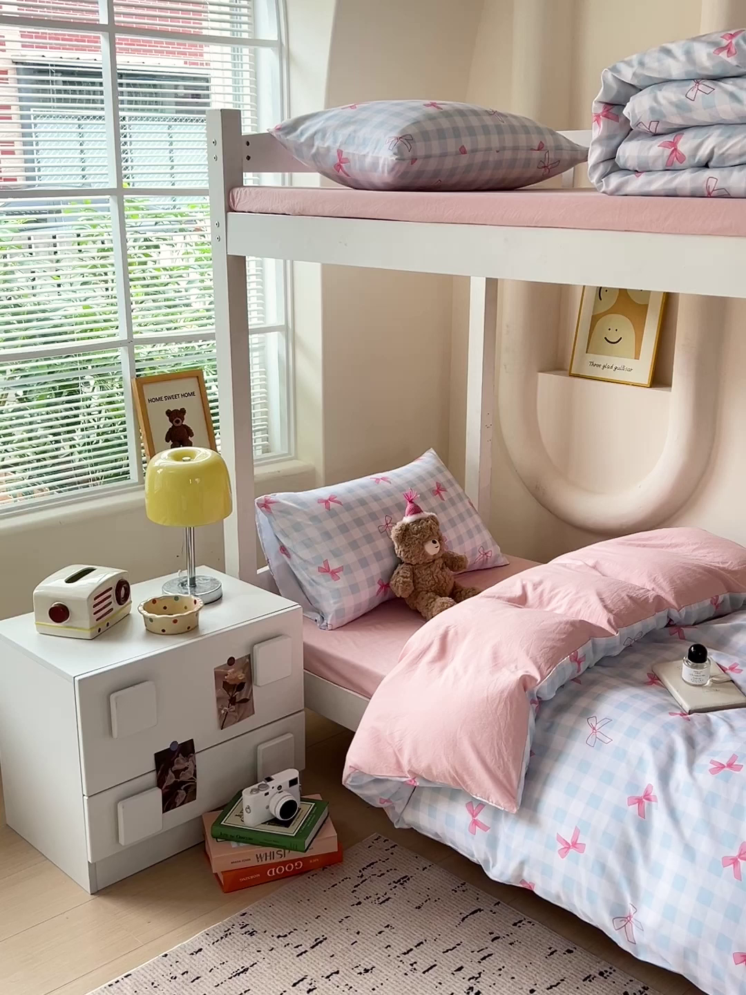 91家纺网 家纺一手货源 找家纺 曼陀罗2025新款超柔云朵棉学生宿舍上下铺三件套 蓝格蝴蝶结粉