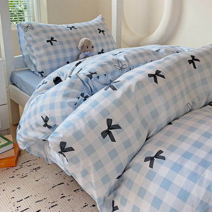 91家纺网 家纺一手货源 找家纺 曼陀罗2025新款超柔云朵棉学生宿舍上下铺三件套 蓝格蝴蝶结黑