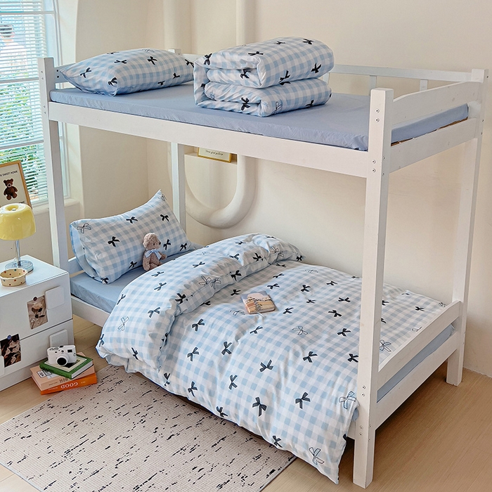 91家纺网 家纺一手货源 找家纺 曼陀罗2025新款超柔云朵棉学生宿舍上下铺三件套 蓝格蝴蝶结黑