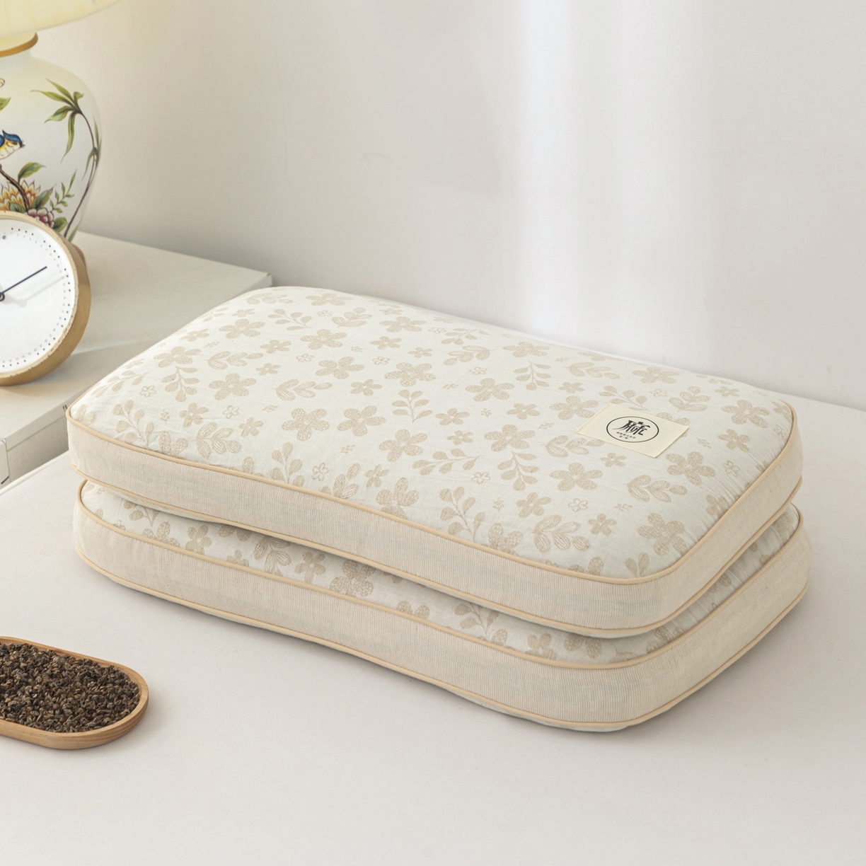 91家纺网 家纺一手货源 找家纺 大熊枕芯 2025新款亚麻棉麻荞麦护颈枕全荞麦壳枕头枕芯 山吹茶