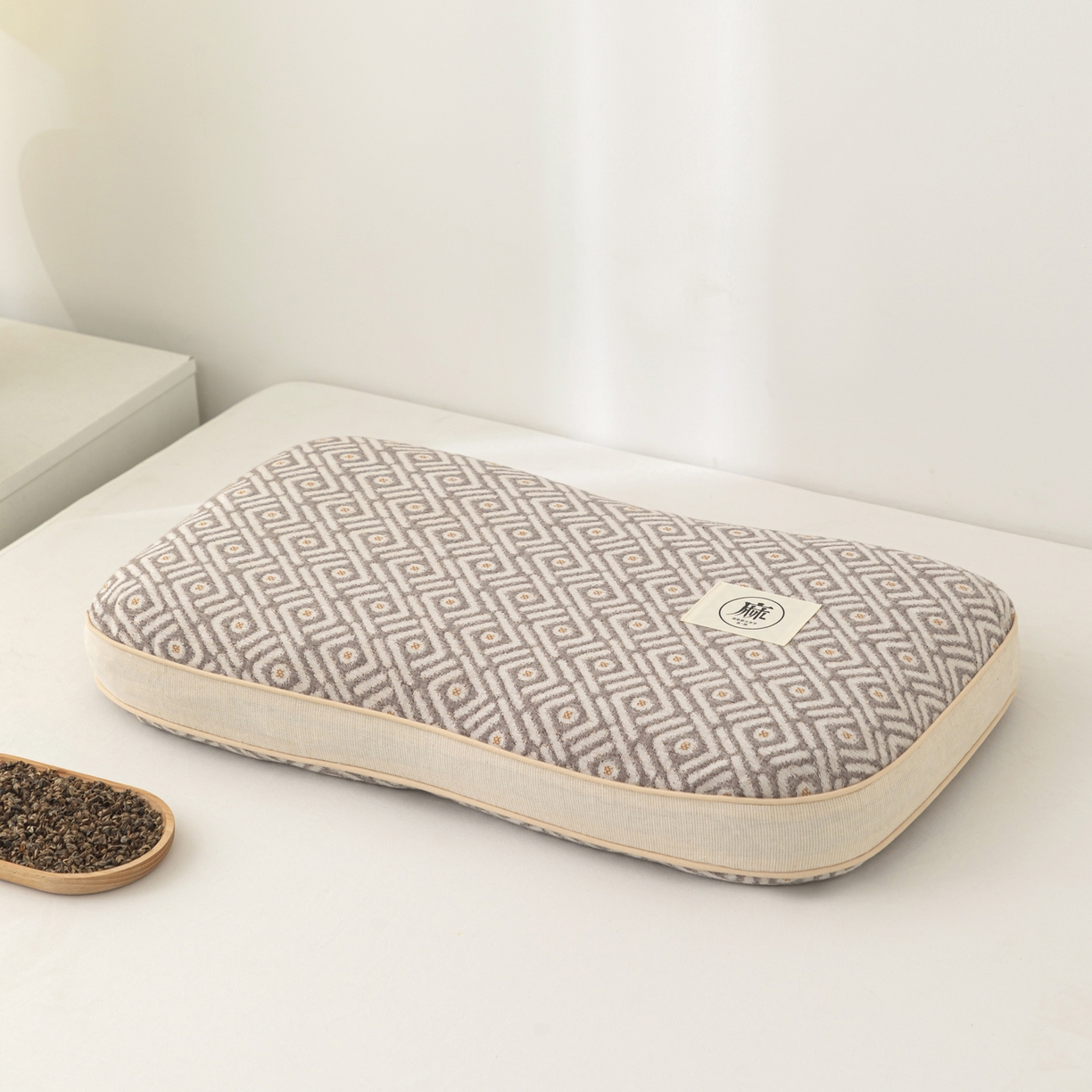 91家纺网 家纺一手货源 找家纺 大熊枕芯 2025新款亚麻棉麻荞麦护颈枕全荞麦壳枕头枕芯 胡桃染