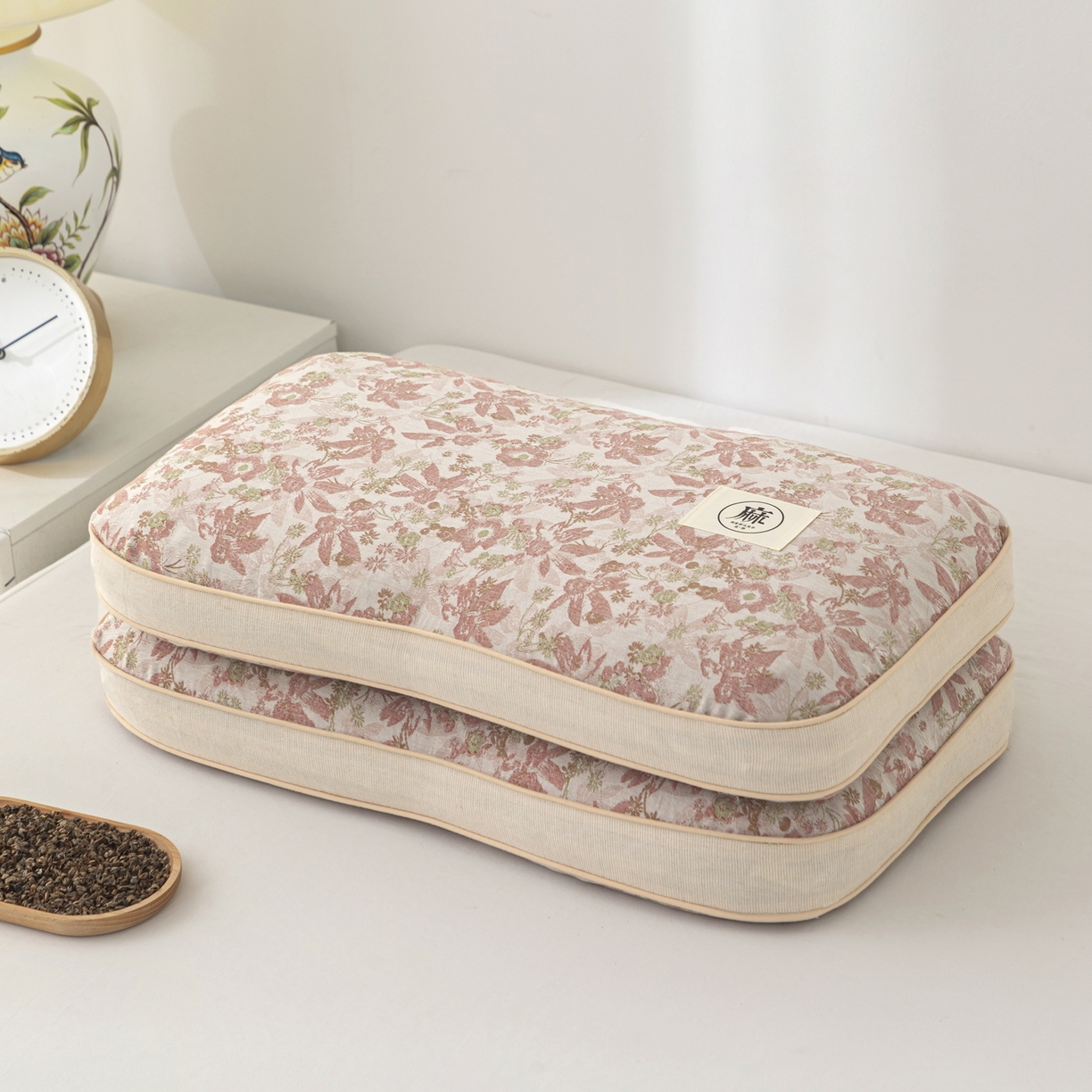 91家纺网 家纺一手货源 找家纺 大熊枕芯 2025新款亚麻棉麻荞麦护颈枕全荞麦壳枕头枕芯 里柳