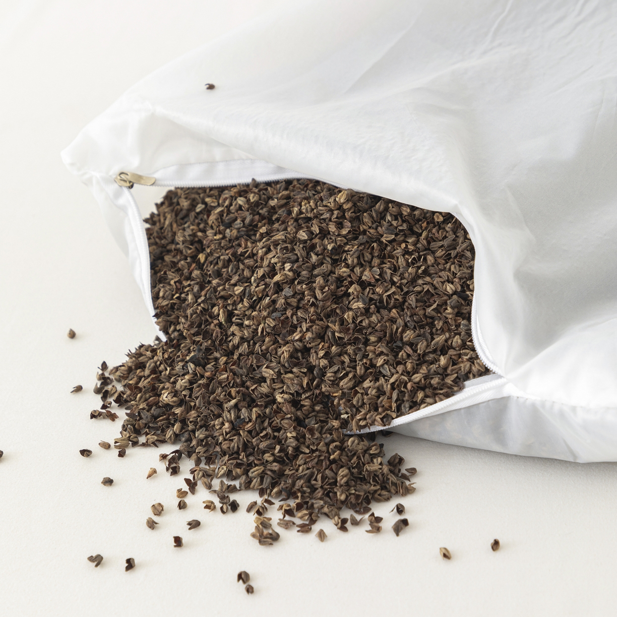 91家纺网 家纺一手货源 找家纺 大熊枕芯 2025新款亚麻棉麻荞麦护颈枕全荞麦壳枕头枕芯 鸟嗰子