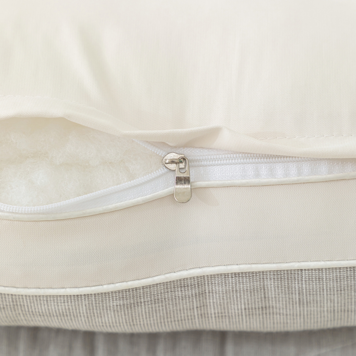 91家纺网 家纺一手货源 找家纺 大熊枕芯 2025新款麻料定型护颈枕荞麦壳羽丝绒枕头枕芯 灰色