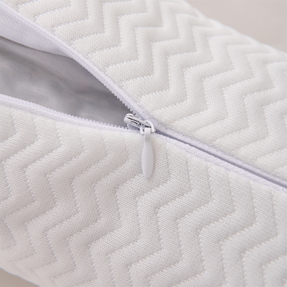 91家纺网 家纺一手货源 找家纺 （总）大熊枕芯 2025新款针织刺绣款三角荞麦枕全荞麦壳枕头枕芯