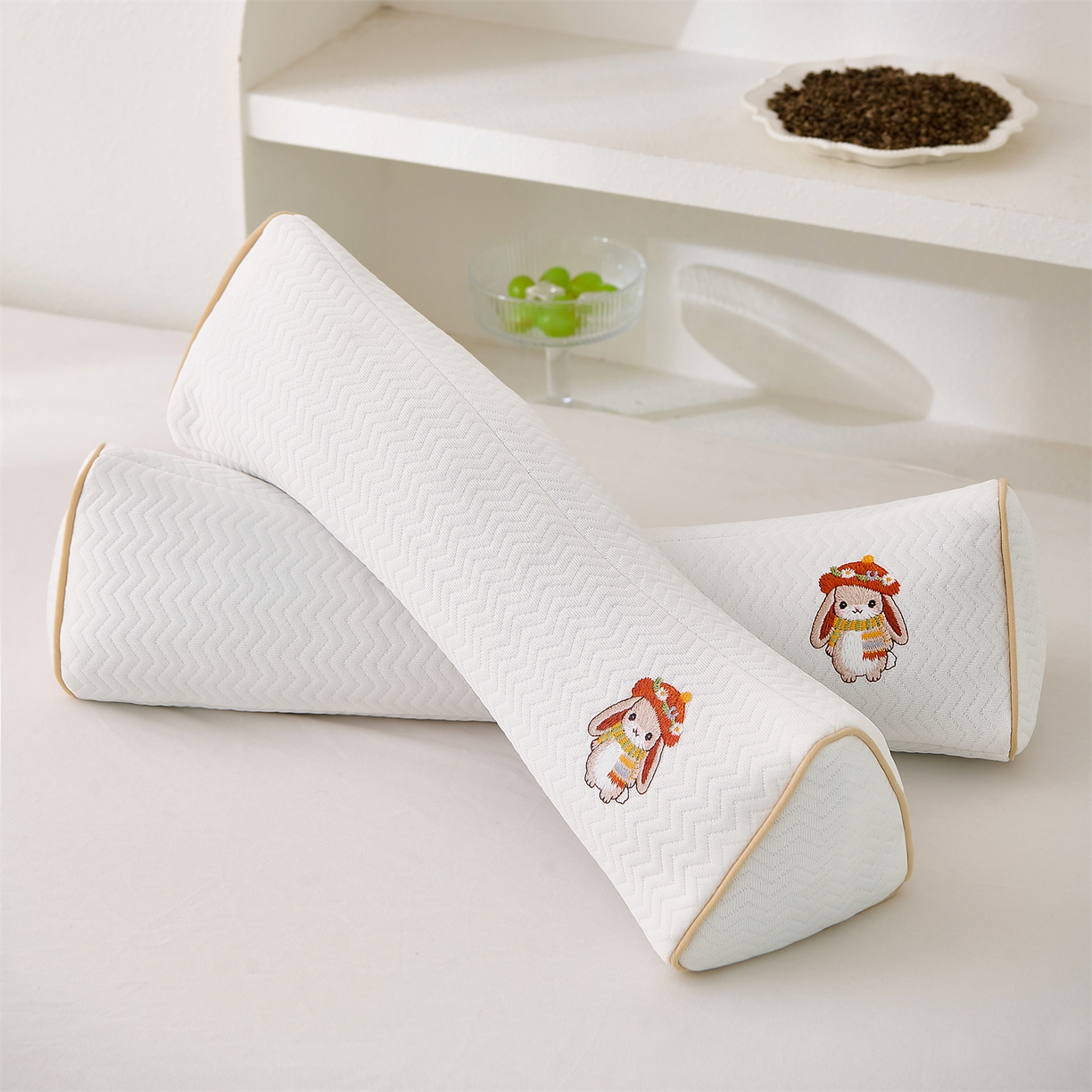 91家纺网 家纺一手货源 找家纺 （总）大熊枕芯 2025新款针织刺绣款三角荞麦枕全荞麦壳枕头枕芯