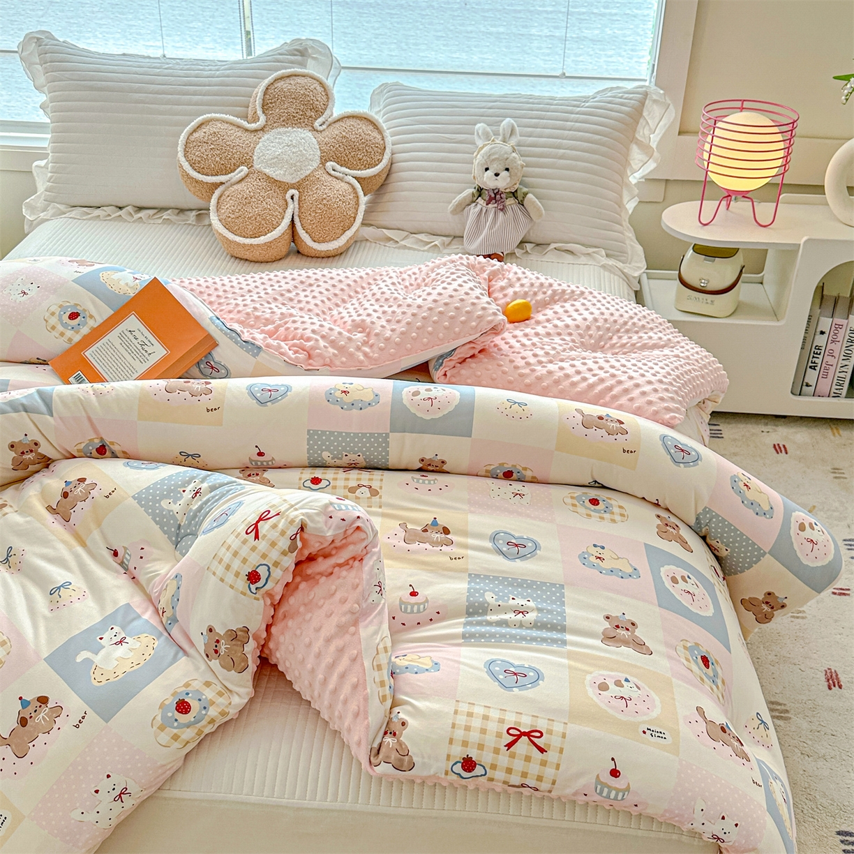 91家纺网 家纺一手货源 找家纺 优被业 2025新款A类牛奶丝针织棉豆豆被 大豆被 冬被 被子被芯 蛋糕熊