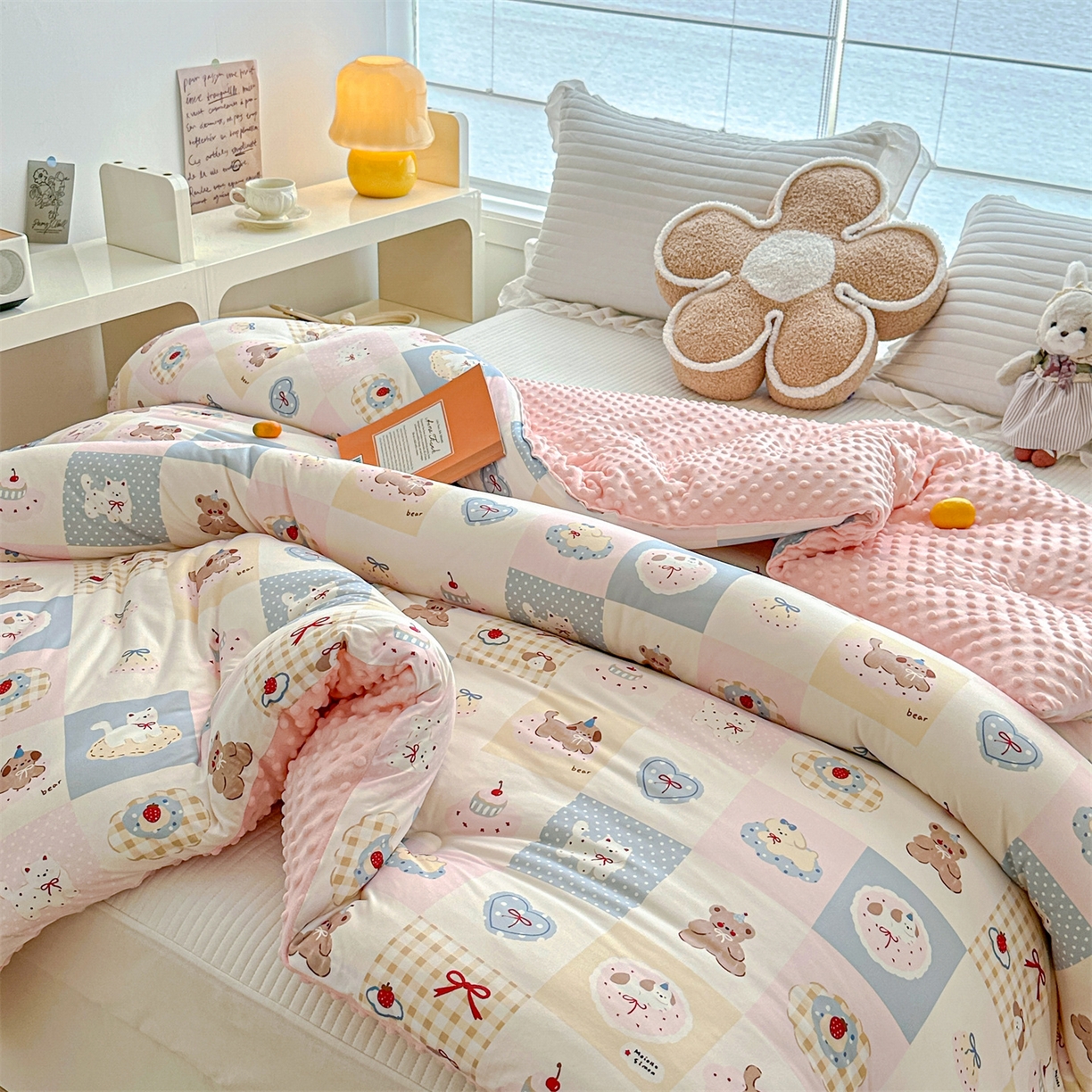 91家纺网 家纺一手货源 找家纺 优被业 2025新款A类牛奶丝针织棉豆豆被 大豆被 冬被 被子被芯 蛋糕熊