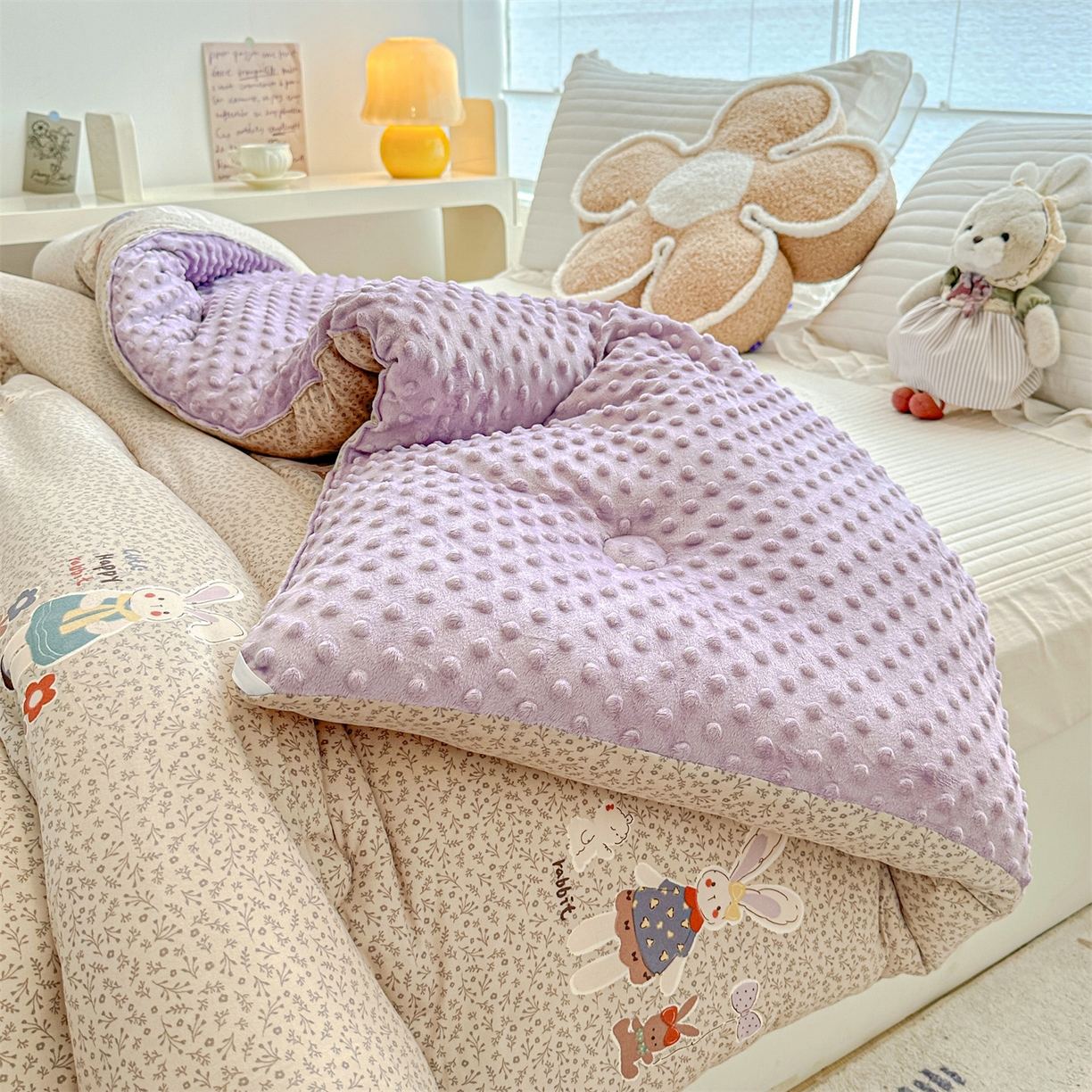 91家纺网 家纺一手货源 找家纺 优被业 2025新款A类牛奶丝针织棉豆豆被 大豆被 冬被 被子被芯 慕斯小兔