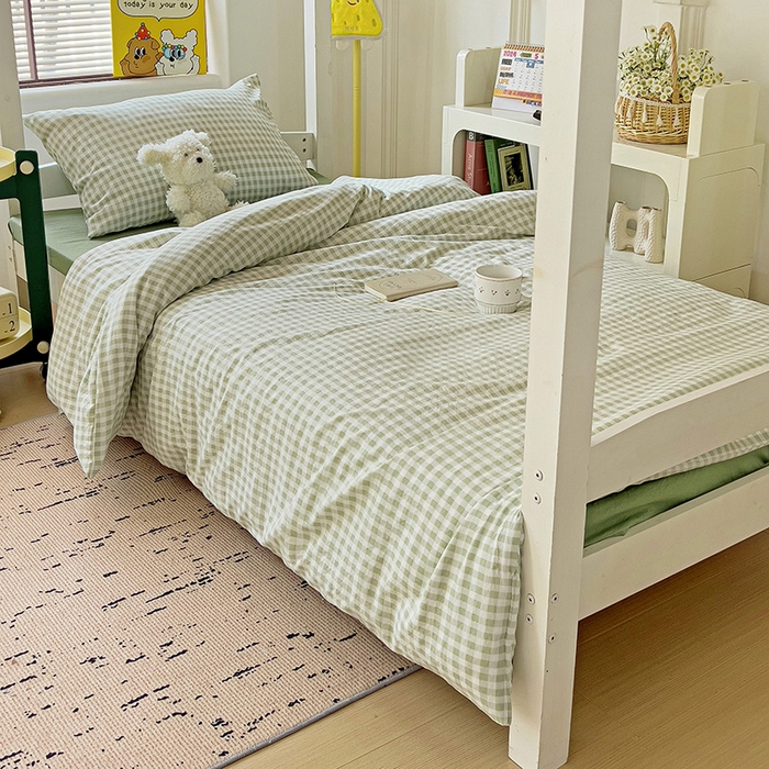 91家纺网 家纺一手货源 找家纺 曼陀罗2025新款超柔云朵棉学生宿舍上下铺三件套 小格浅绿