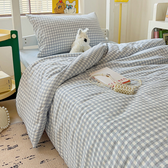 91家纺网 家纺一手货源 找家纺 曼陀罗2025新款超柔云朵棉学生宿舍上下铺三件套 小格浅蓝