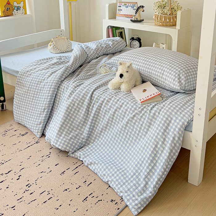 91家纺网 家纺一手货源 找家纺 曼陀罗2025新款超柔云朵棉学生宿舍上下铺三件套 小格浅蓝