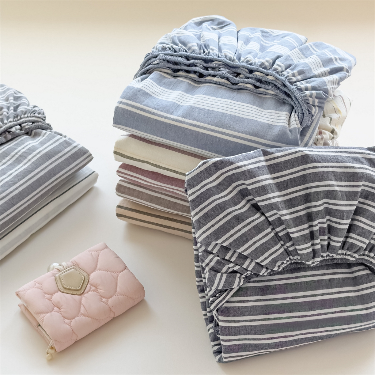 91家纺网 家纺一手货源 找家纺 菡宝 2025新款全棉纯棉色织水洗棉单单床笠 组合图仅供参考