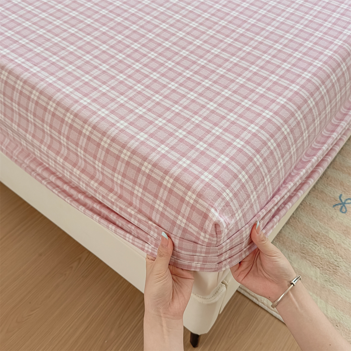 91家纺网 家纺一手货源 找家纺 菡宝 2025新款全棉纯棉色织水洗棉单单床笠 粉格调