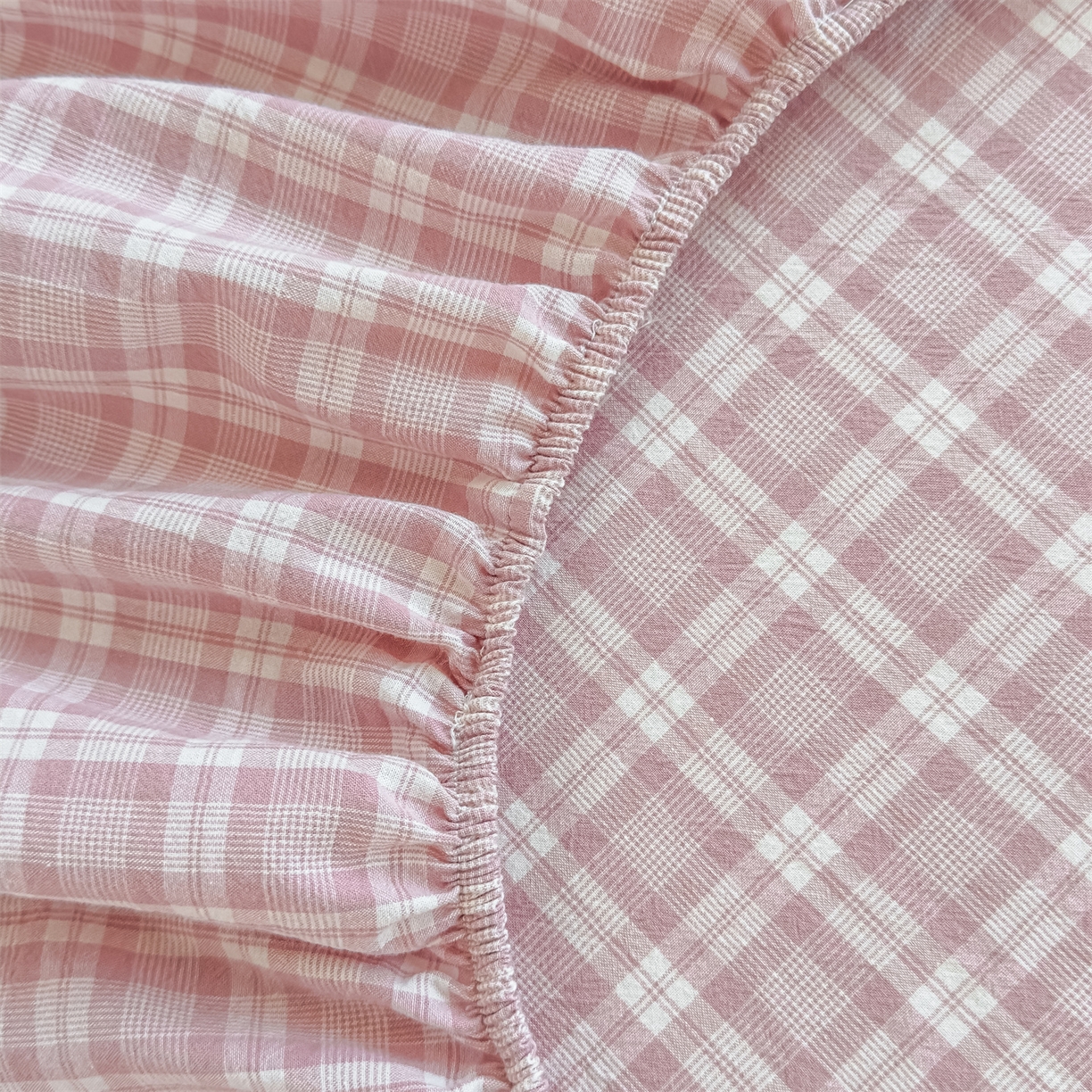 91家纺网 家纺一手货源 找家纺 菡宝 2025新款全棉纯棉色织水洗棉单单床笠 粉格调