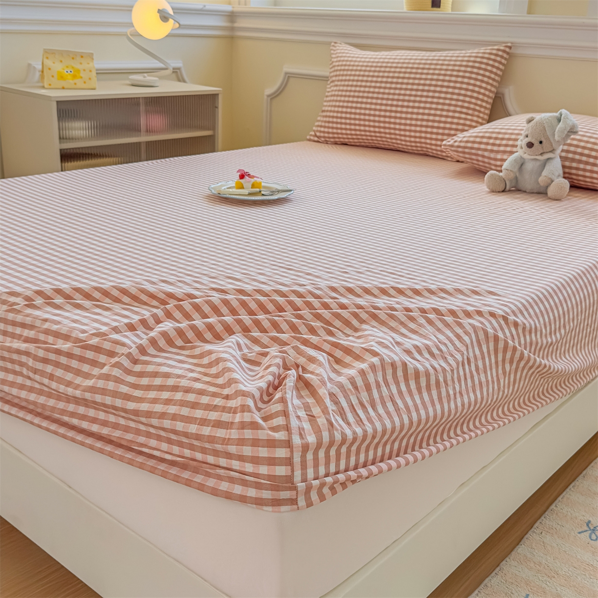 91家纺网 家纺一手货源 找家纺 菡宝 2025新款全棉纯棉色织水洗棉单单床笠 粉小格