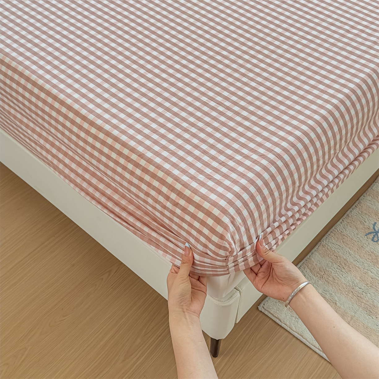 91家纺网 家纺一手货源 找家纺 菡宝 2025新款全棉纯棉色织水洗棉单单床笠 粉小格