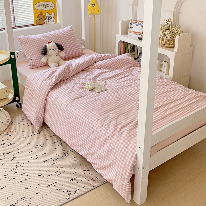 91家纺网 家纺一手货源 找家纺 曼陀罗2025新款超柔云朵棉学生宿舍上下铺三件套 小格浅粉