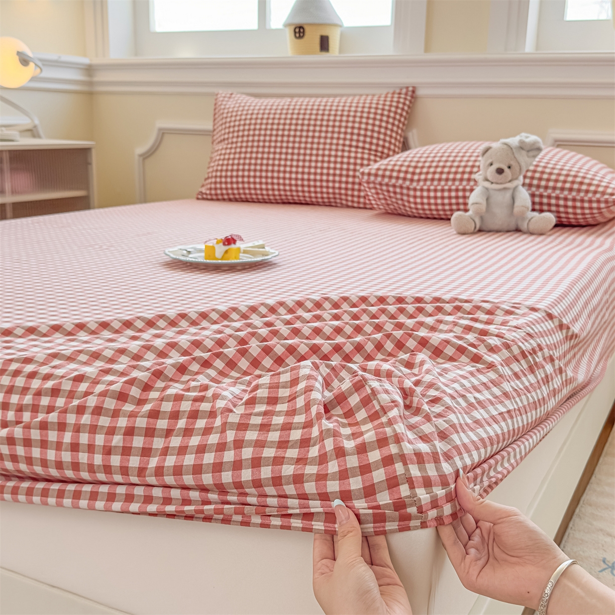 91家纺网 家纺一手货源 找家纺 菡宝 2025新款全棉纯棉色织水洗棉单单床笠 橘红小格