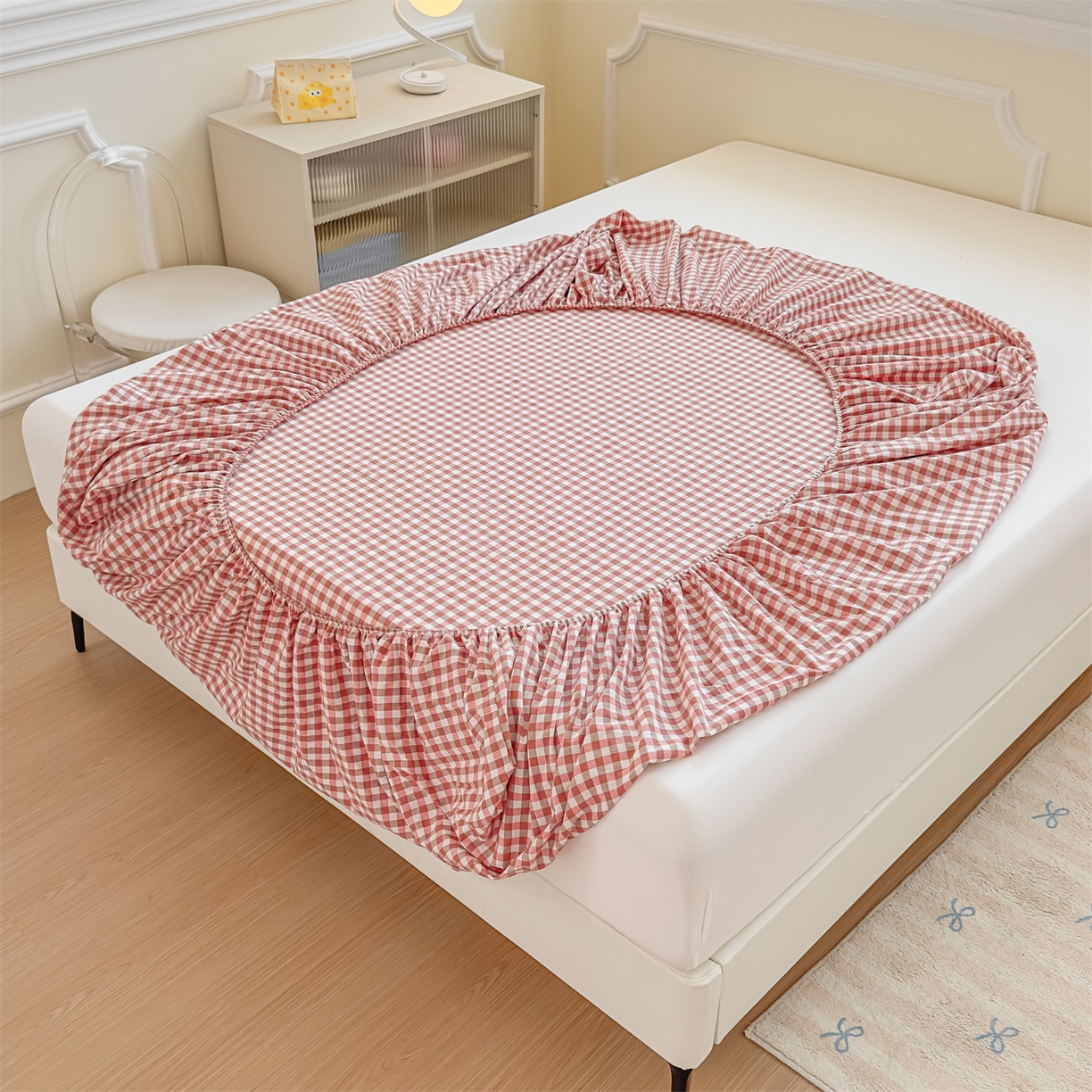 91家纺网 家纺一手货源 找家纺 菡宝 2025新款全棉纯棉色织水洗棉单单床笠 橘红小格