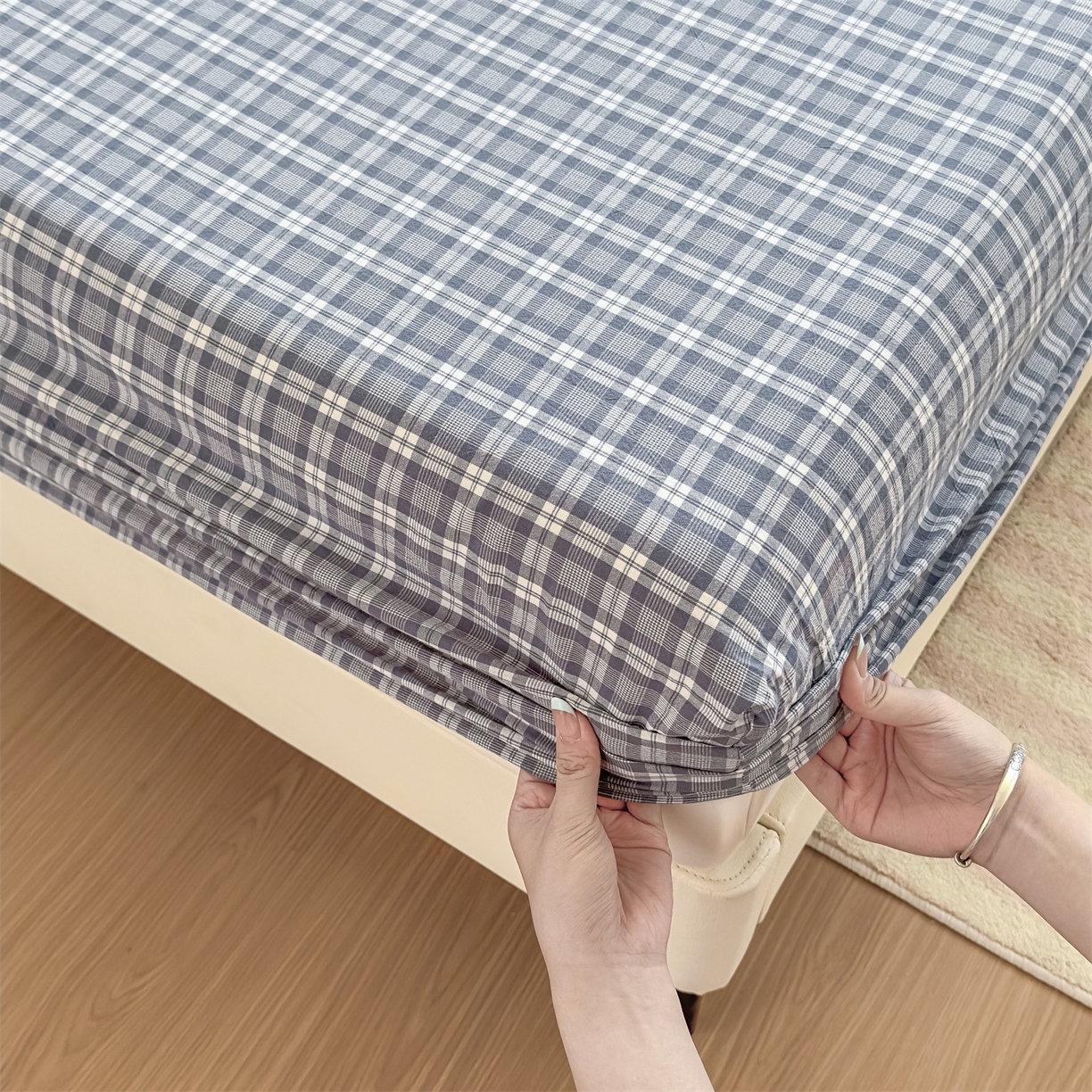 91家纺网 家纺一手货源 找家纺 菡宝 2025新款全棉纯棉色织水洗棉单单床笠 蓝格调