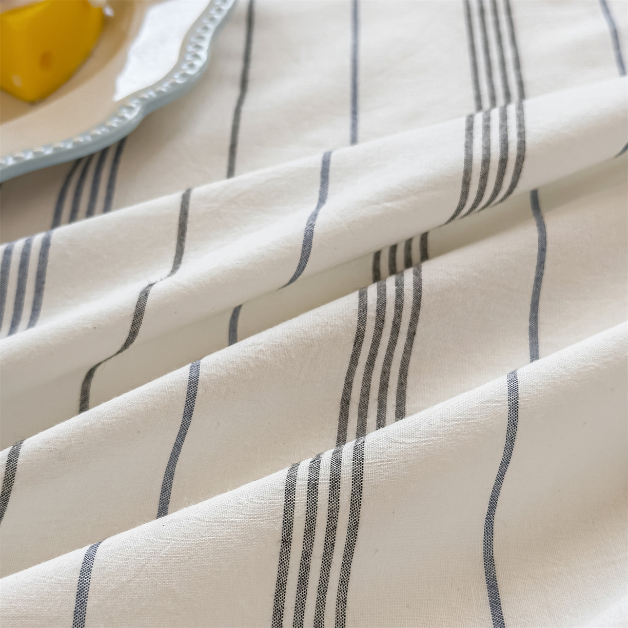 91家纺网 家纺一手货源 找家纺 菡宝 2025新款全棉纯棉色织水洗棉单床单 漫幽灰蓝条