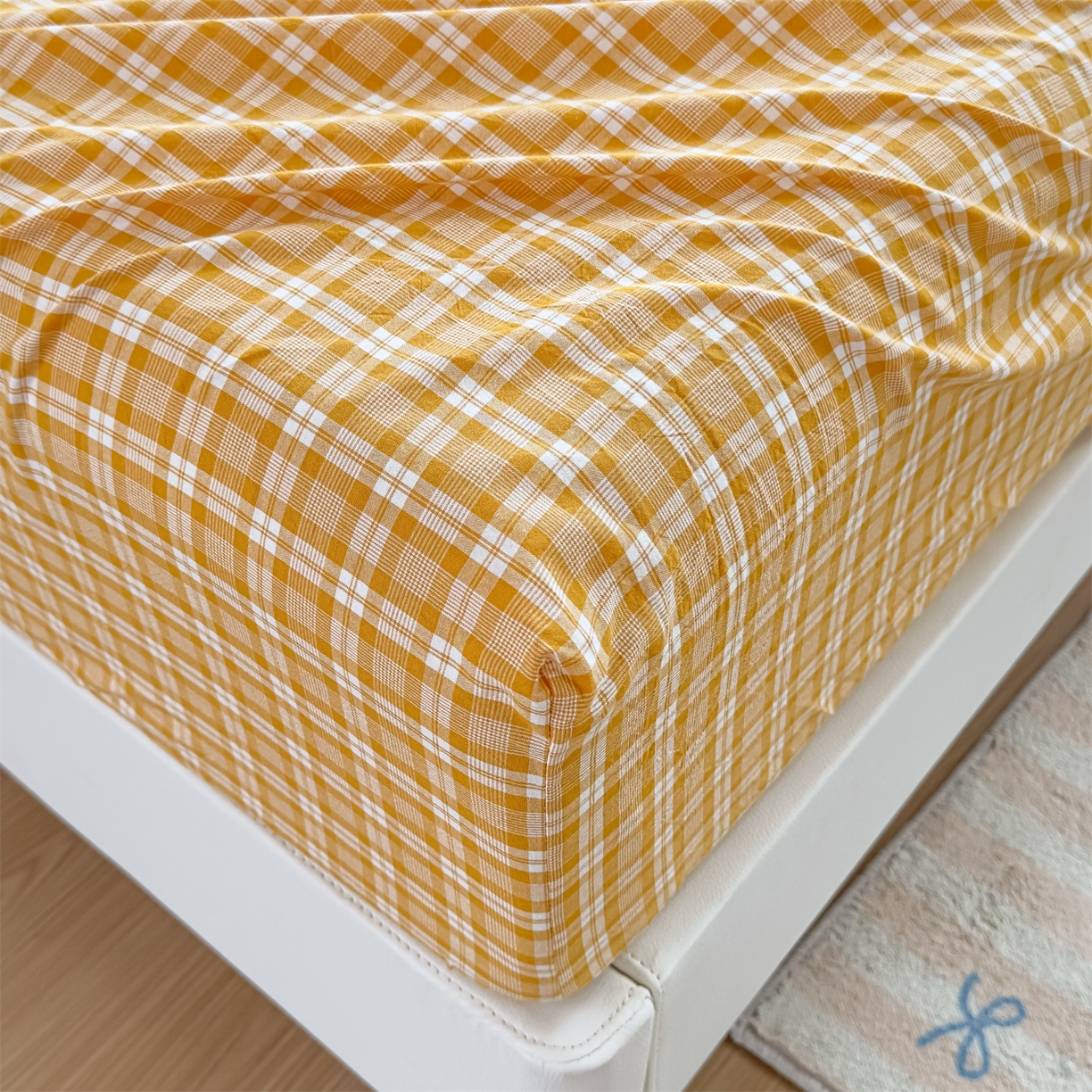 91家纺网 家纺一手货源 找家纺 菡宝 2025新款全棉纯棉色织水洗棉单单床笠 黄格调