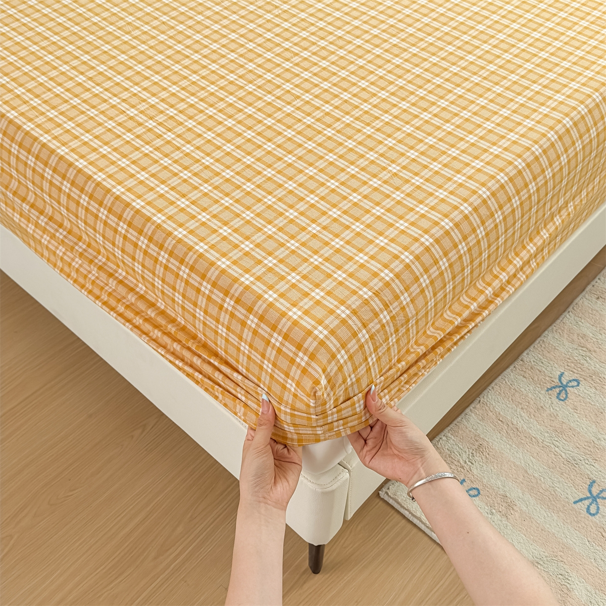 91家纺网 家纺一手货源 找家纺 菡宝 2025新款全棉纯棉色织水洗棉单单床笠 黄格调