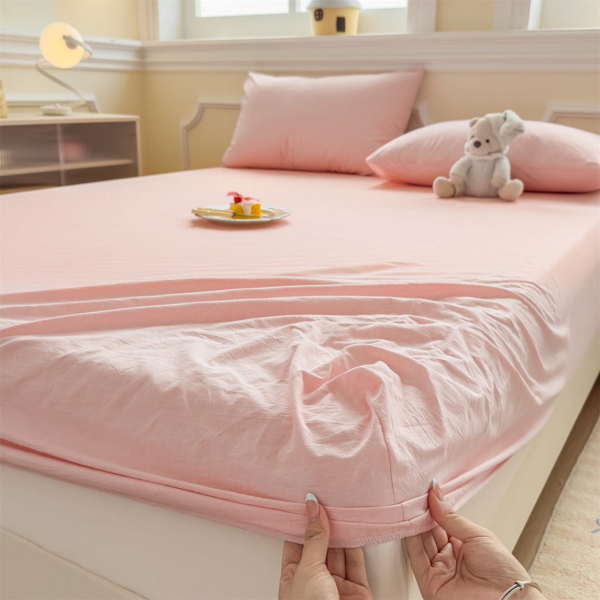 91家纺网 家纺一手货源 找家纺 菡宝 2025新款全棉纯棉色织水洗棉单单床笠 粉色青年