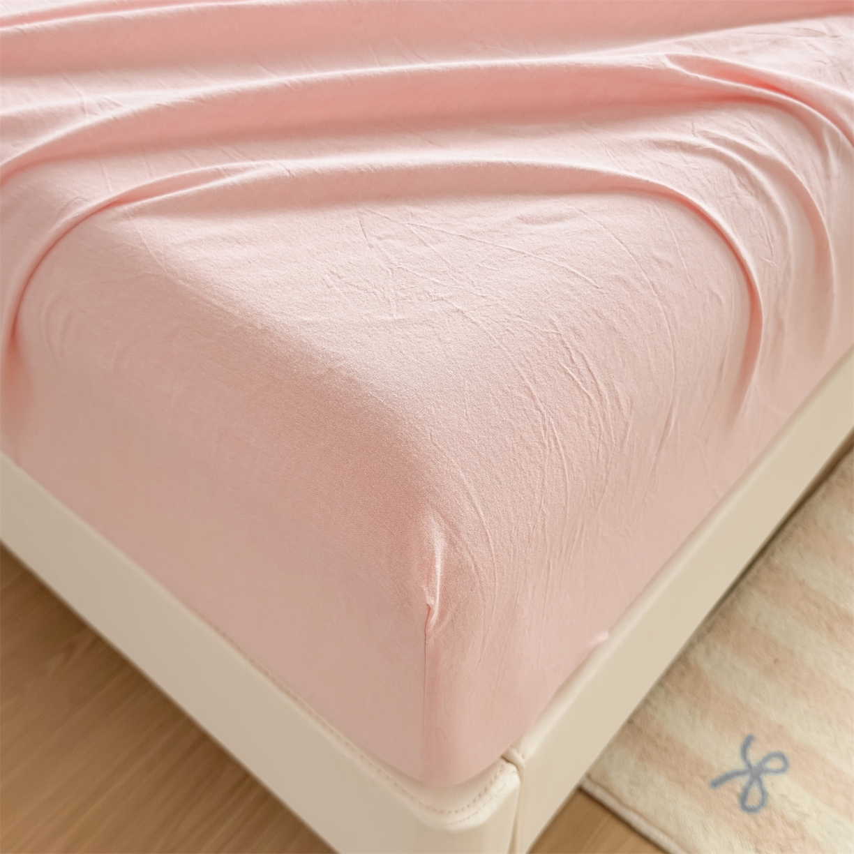 91家纺网 家纺一手货源 找家纺 菡宝 2025新款全棉纯棉色织水洗棉单单床笠 粉色青年