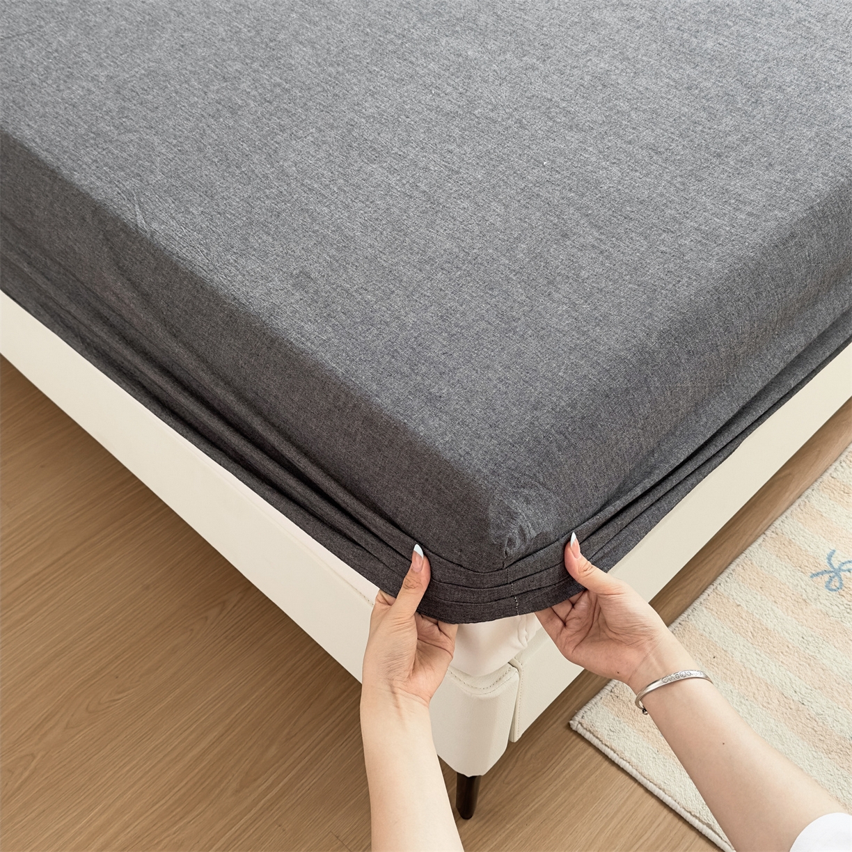 91家纺网 家纺一手货源 找家纺 菡宝 2025新款全棉纯棉色织水洗棉单单床笠 黑色青年