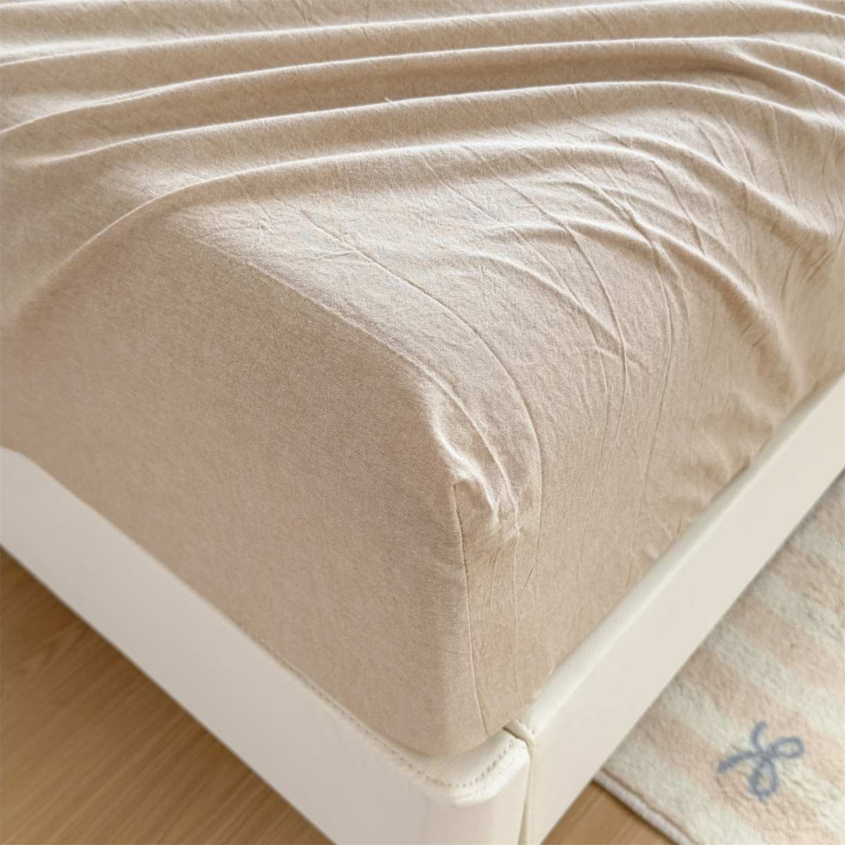 91家纺网 家纺一手货源 找家纺 菡宝 2025新款全棉纯棉色织水洗棉单单床笠 卡其青年