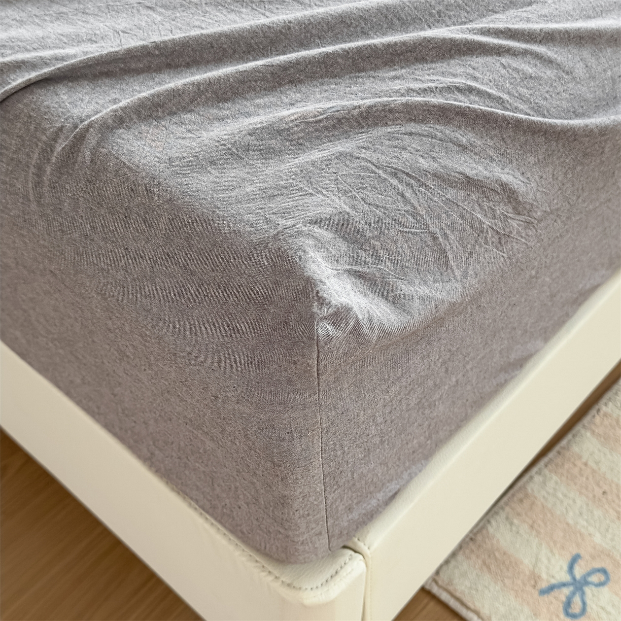 91家纺网 家纺一手货源 找家纺 菡宝 2025新款全棉纯棉色织水洗棉单单床笠 灰色青年