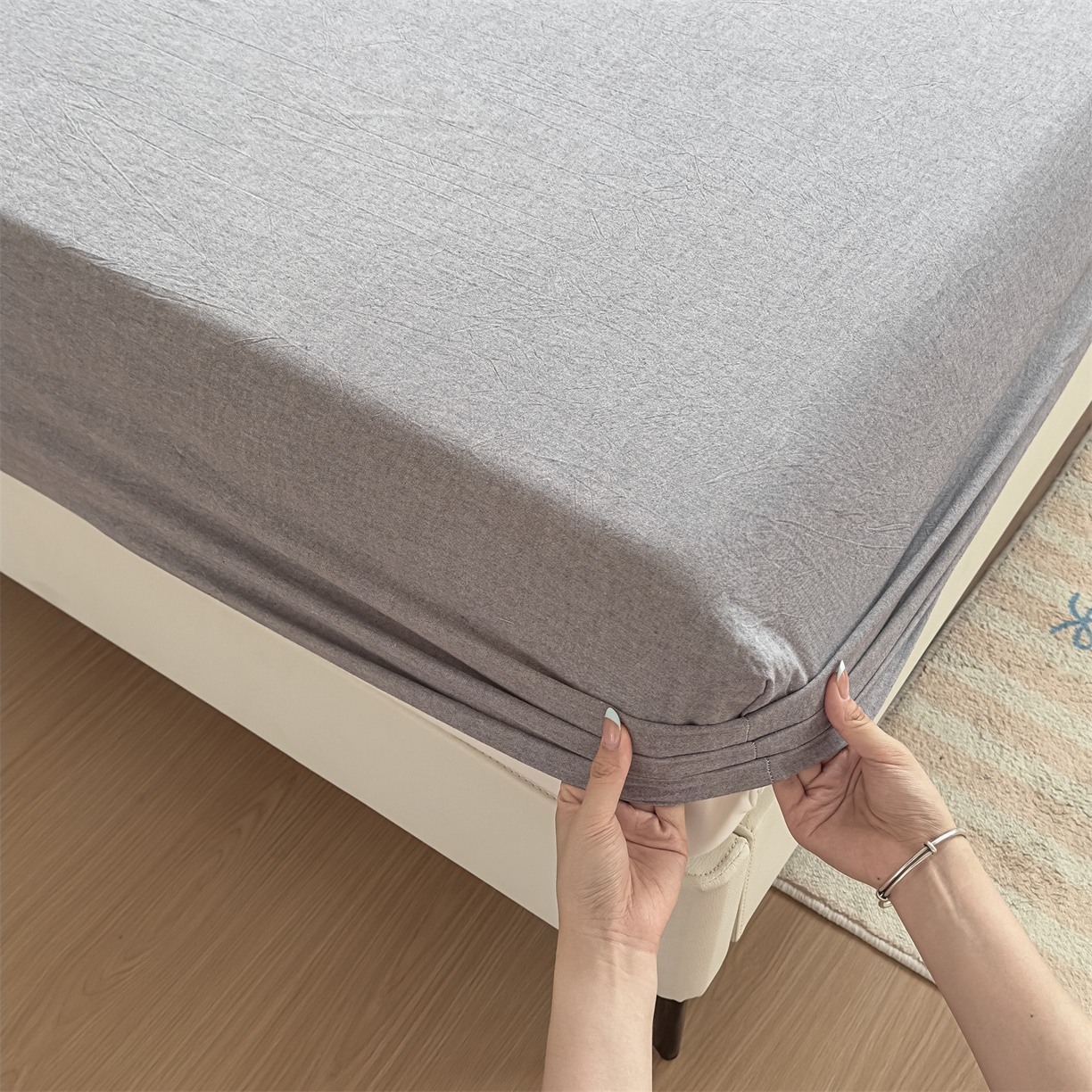 91家纺网 家纺一手货源 找家纺 菡宝 2025新款全棉纯棉色织水洗棉单单床笠 灰色青年