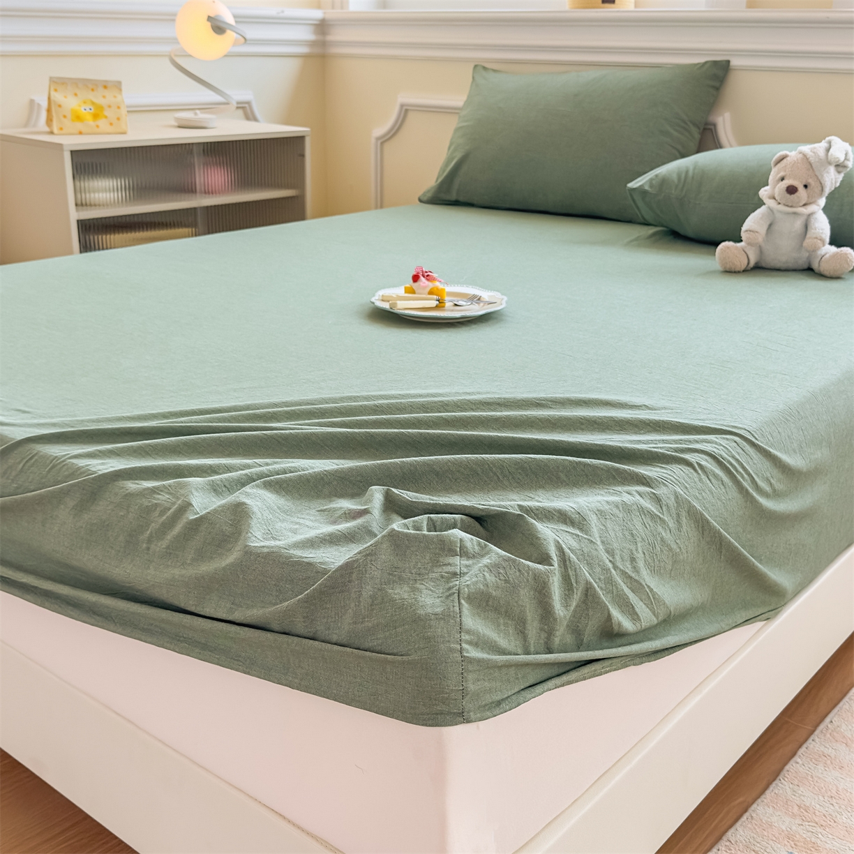 91家纺网 家纺一手货源 找家纺 菡宝 2025新款全棉纯棉色织水洗棉单单床笠 绿色青年