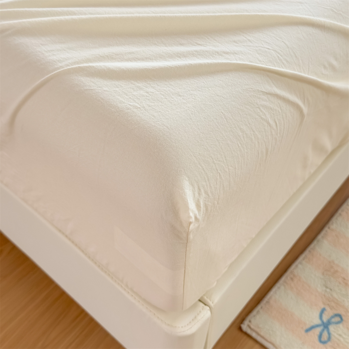 91家纺网 家纺一手货源 找家纺 菡宝 2025新款全棉纯棉色织水洗棉单单床笠 米白青年