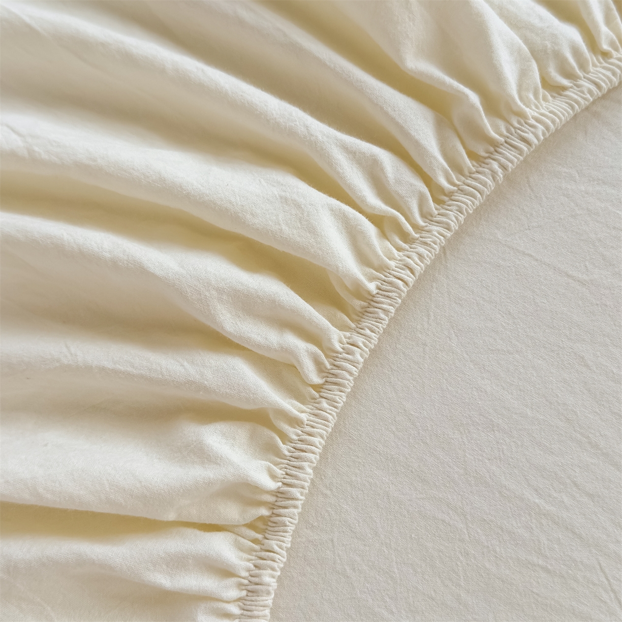 91家纺网 家纺一手货源 找家纺 菡宝 2025新款全棉纯棉色织水洗棉单单床笠 米白青年