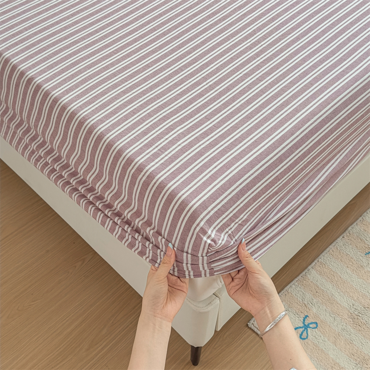 91家纺网 家纺一手货源 找家纺 菡宝 2025新款全棉纯棉色织水洗棉单单床笠 牧野魅影紫