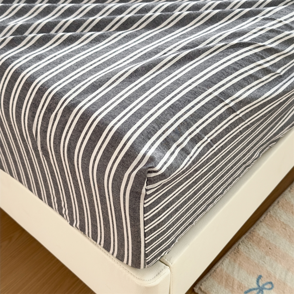 91家纺网 家纺一手货源 找家纺 菡宝 2025新款全棉纯棉色织水洗棉单单床笠 牧野丈青灰