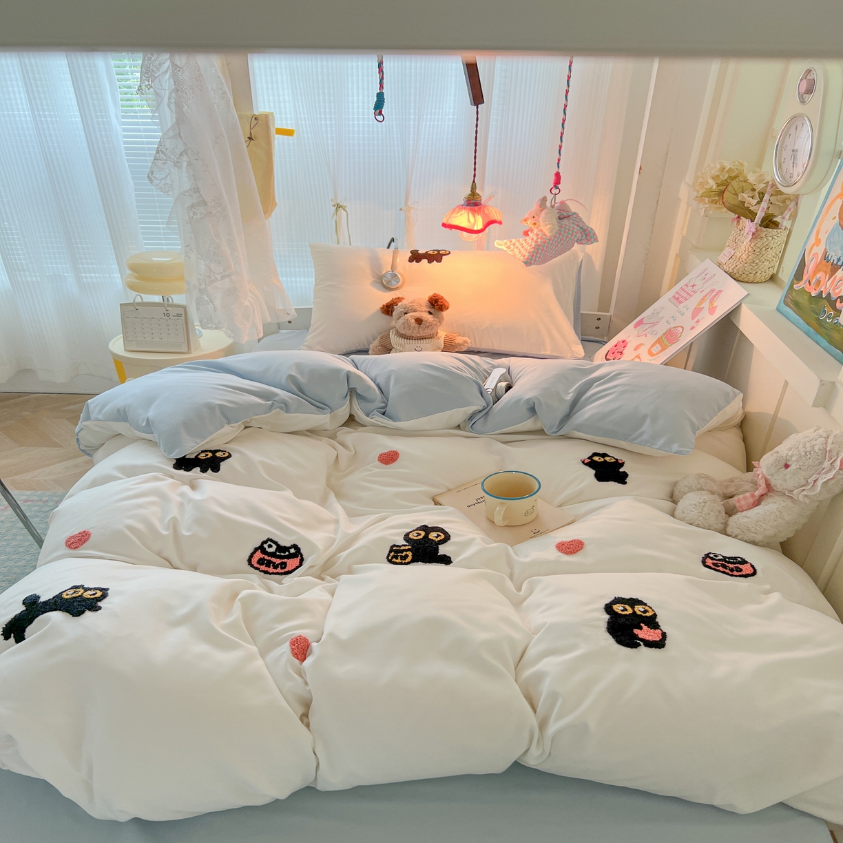 91家纺网 家纺一手货源 找家纺 韩巢家纺 2025新款学生宿舍寝室上下铺水洗棉毛巾绣被套床单三四件套-幸运猫 幸运猫白蓝