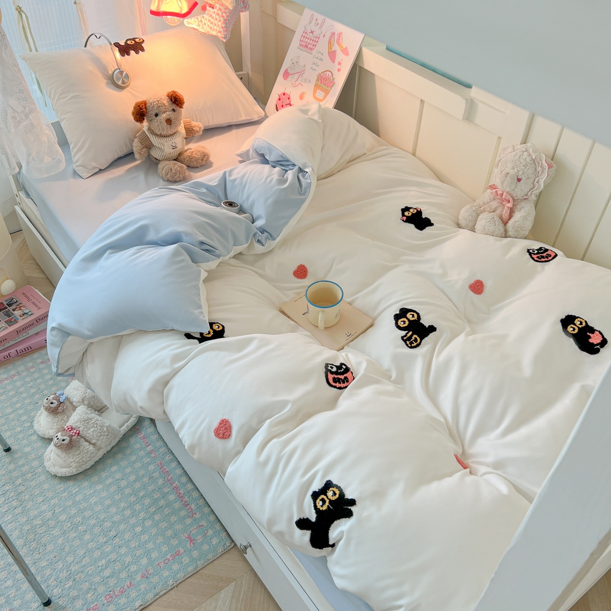 91家纺网 家纺一手货源 找家纺 韩巢家纺 2025新款学生宿舍寝室上下铺水洗棉毛巾绣被套床单三四件套-幸运猫 幸运猫白蓝