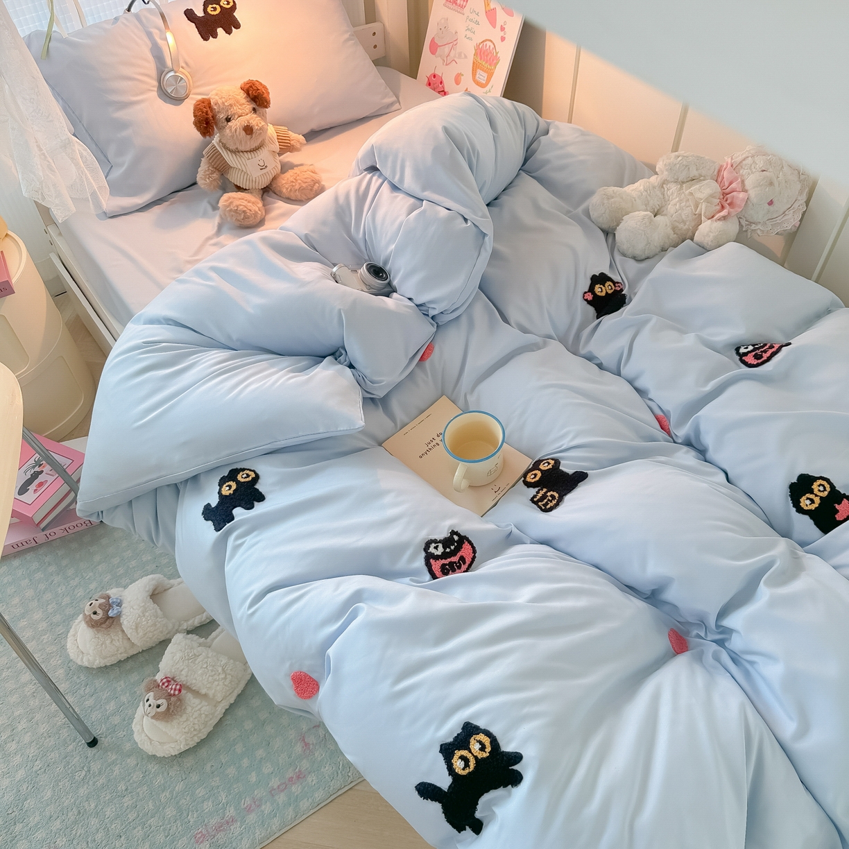 91家纺网 家纺一手货源 找家纺 韩巢家纺 2025新款学生宿舍寝室上下铺水洗棉毛巾绣被套床单三四件套-幸运猫 幸运猫浅蓝