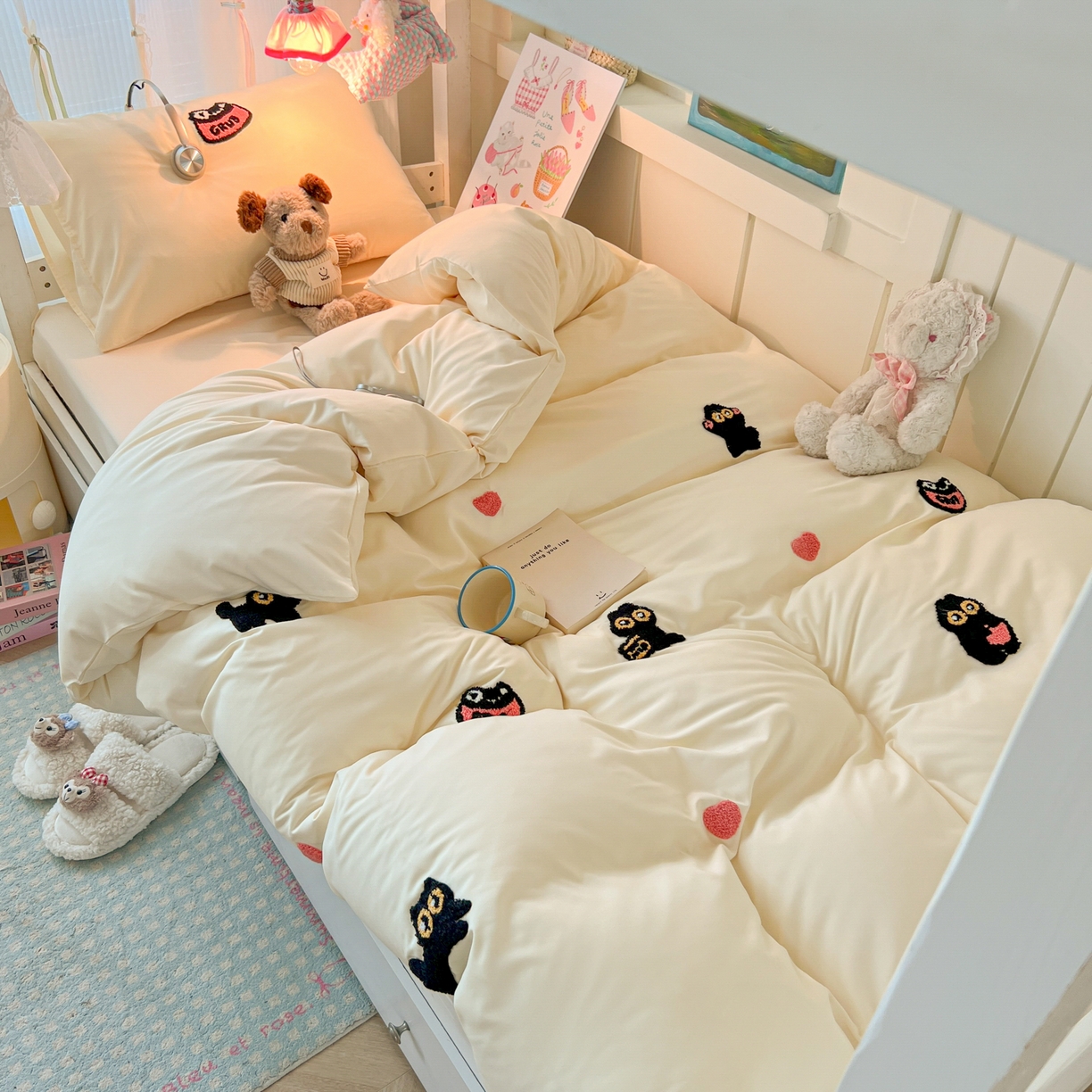 91家纺网 家纺一手货源 找家纺 韩巢家纺 2025新款学生宿舍寝室上下铺水洗棉毛巾绣被套床单三四件套-幸运猫 幸运猫奶黄