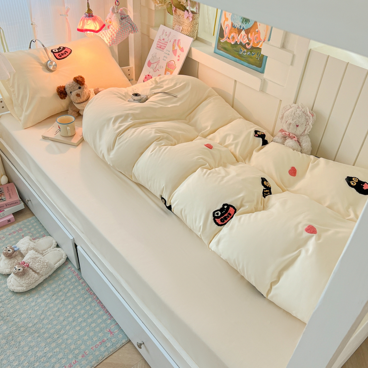 91家纺网 家纺一手货源 找家纺 韩巢家纺 2025新款学生宿舍寝室上下铺水洗棉毛巾绣被套床单三四件套-幸运猫 幸运猫奶黄