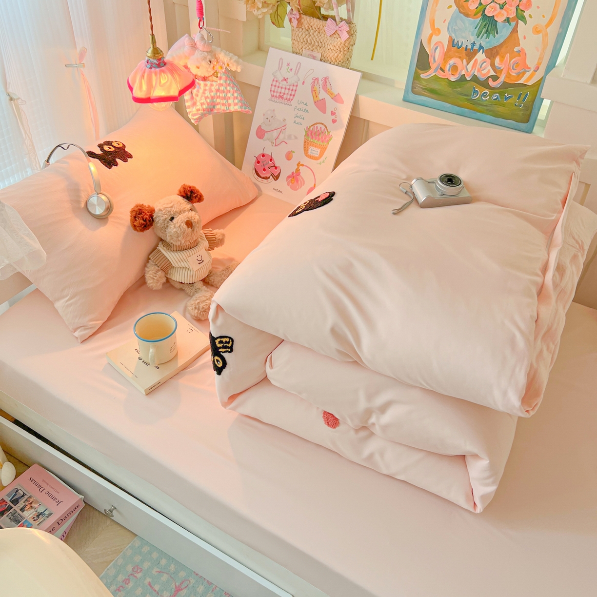 91家纺网 家纺一手货源 找家纺 韩巢家纺 2025新款学生宿舍寝室上下铺水洗棉毛巾绣被套床单三四件套-幸运猫 幸运猫浅粉