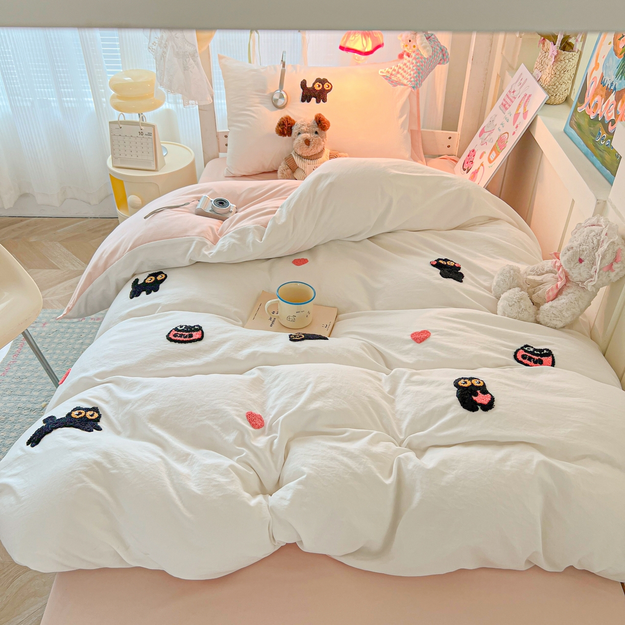 91家纺网 家纺一手货源 找家纺 韩巢家纺 2025新款学生宿舍寝室上下铺水洗棉毛巾绣被套床单三四件套-幸运猫 幸运猫白浅粉