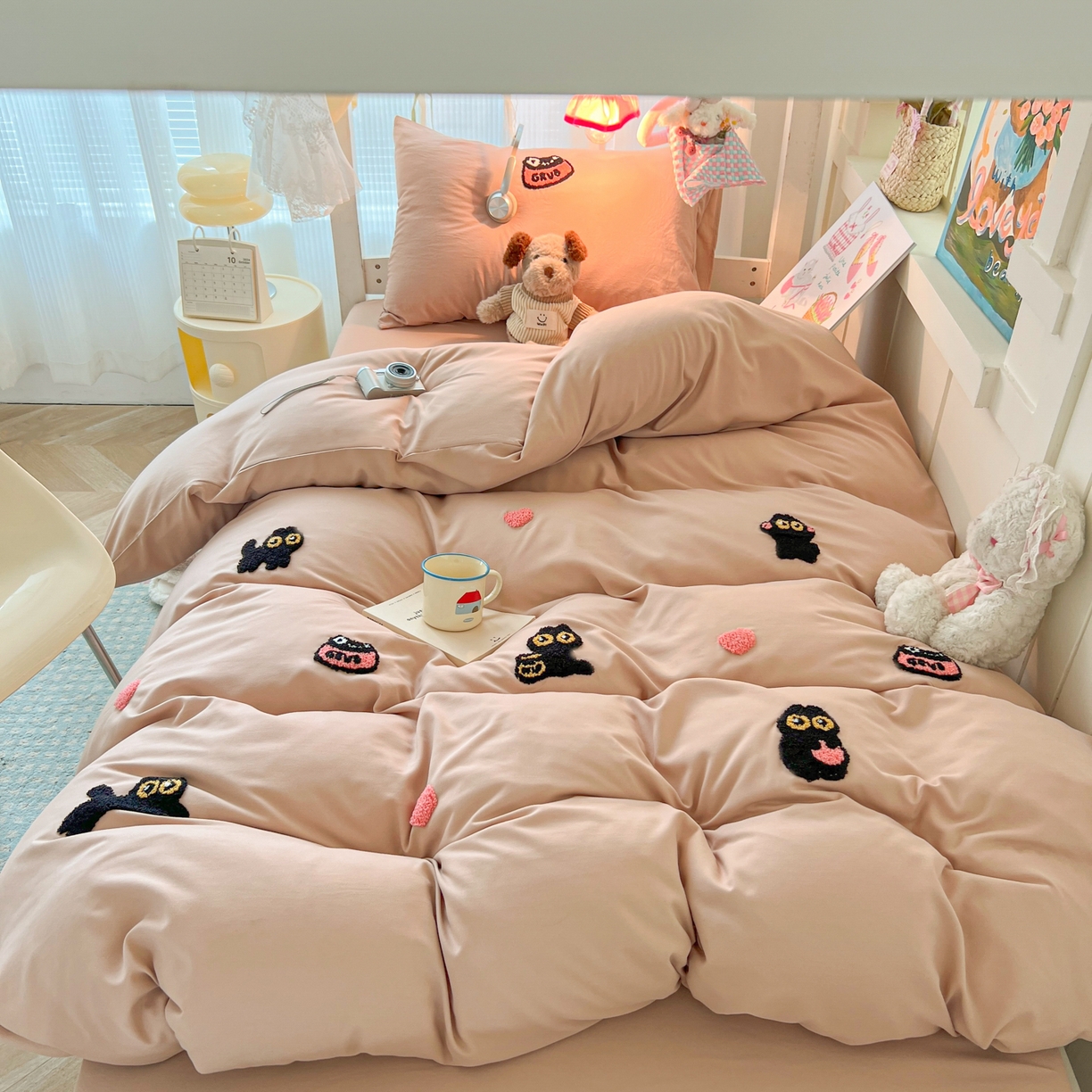 91家纺网 家纺一手货源 找家纺 韩巢家纺 2025新款学生宿舍寝室上下铺水洗棉毛巾绣被套床单三四件套-幸运猫 幸运猫奶咖