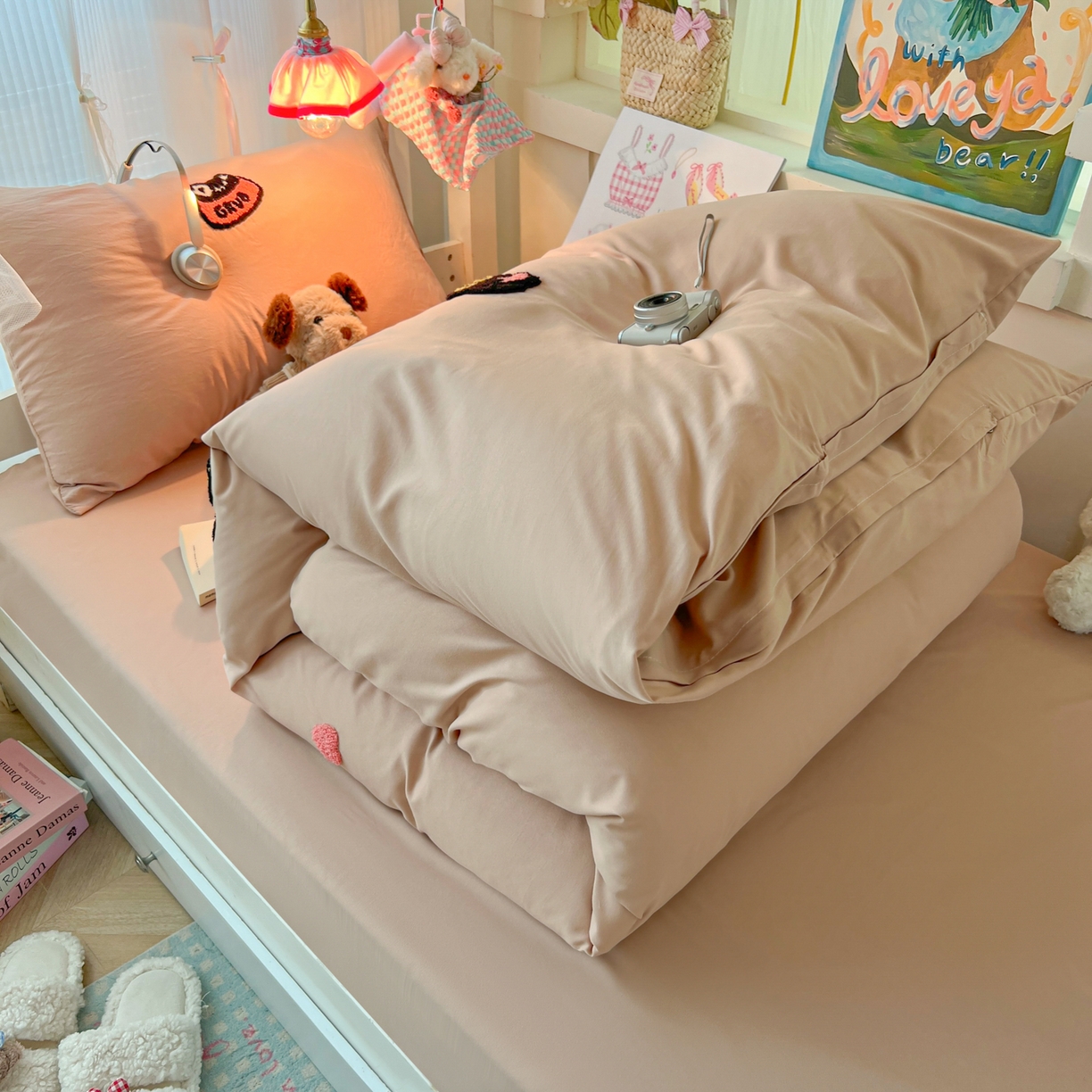 91家纺网 家纺一手货源 找家纺 韩巢家纺 2025新款学生宿舍寝室上下铺水洗棉毛巾绣被套床单三四件套-幸运猫 幸运猫奶咖